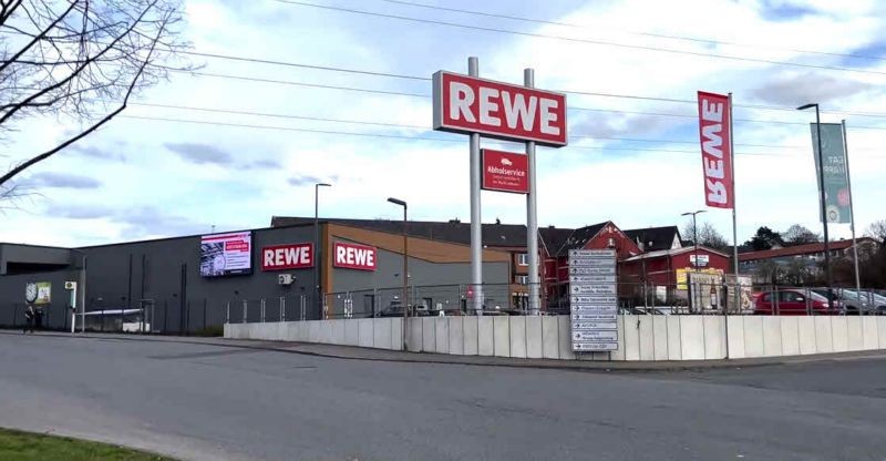 Erfurter Str. 21  / REWE Dreisfurt